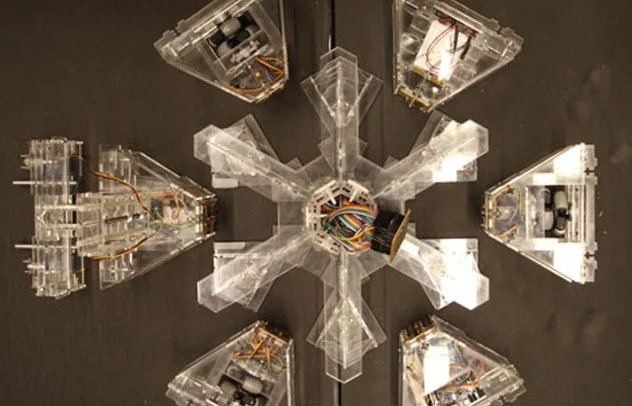 HexDMR: Team Repairing Robot